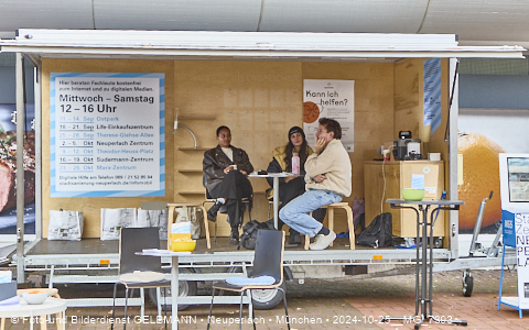 25.10.2025 - Illustrationen und Wall Art mit Katharina Konte und Architekten Herbert Kocht des Marx-Zentrum  